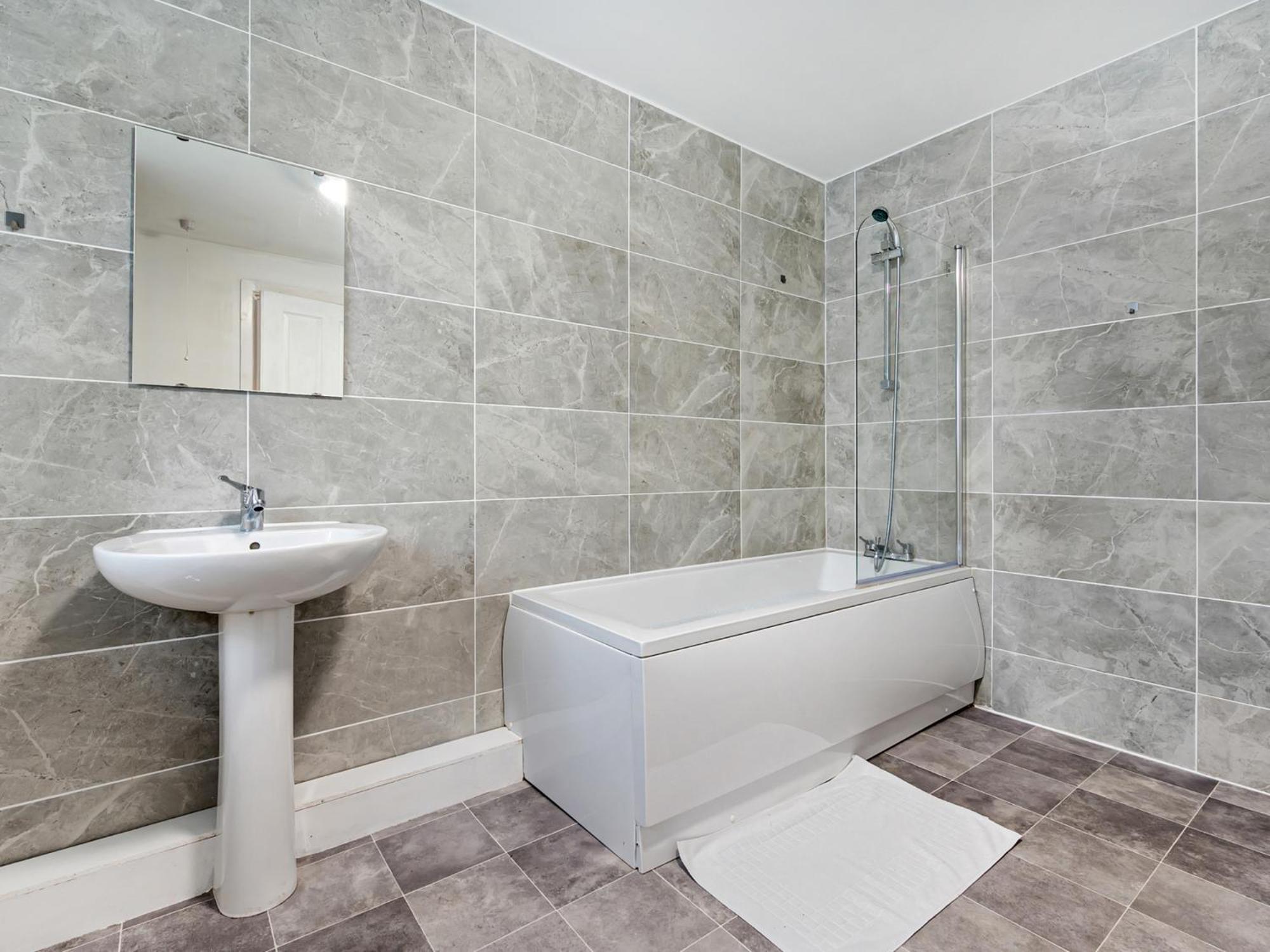 Pass The Keys Salford Haven 3-bed With Garden, Moments From Centre & Media Holiday home